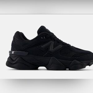 New Balance 9060 Triple Black WOMEN SIZE 7 women’s
